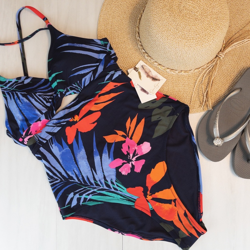 Jessica Simpson • Mood Multi One Piece Swimsuit